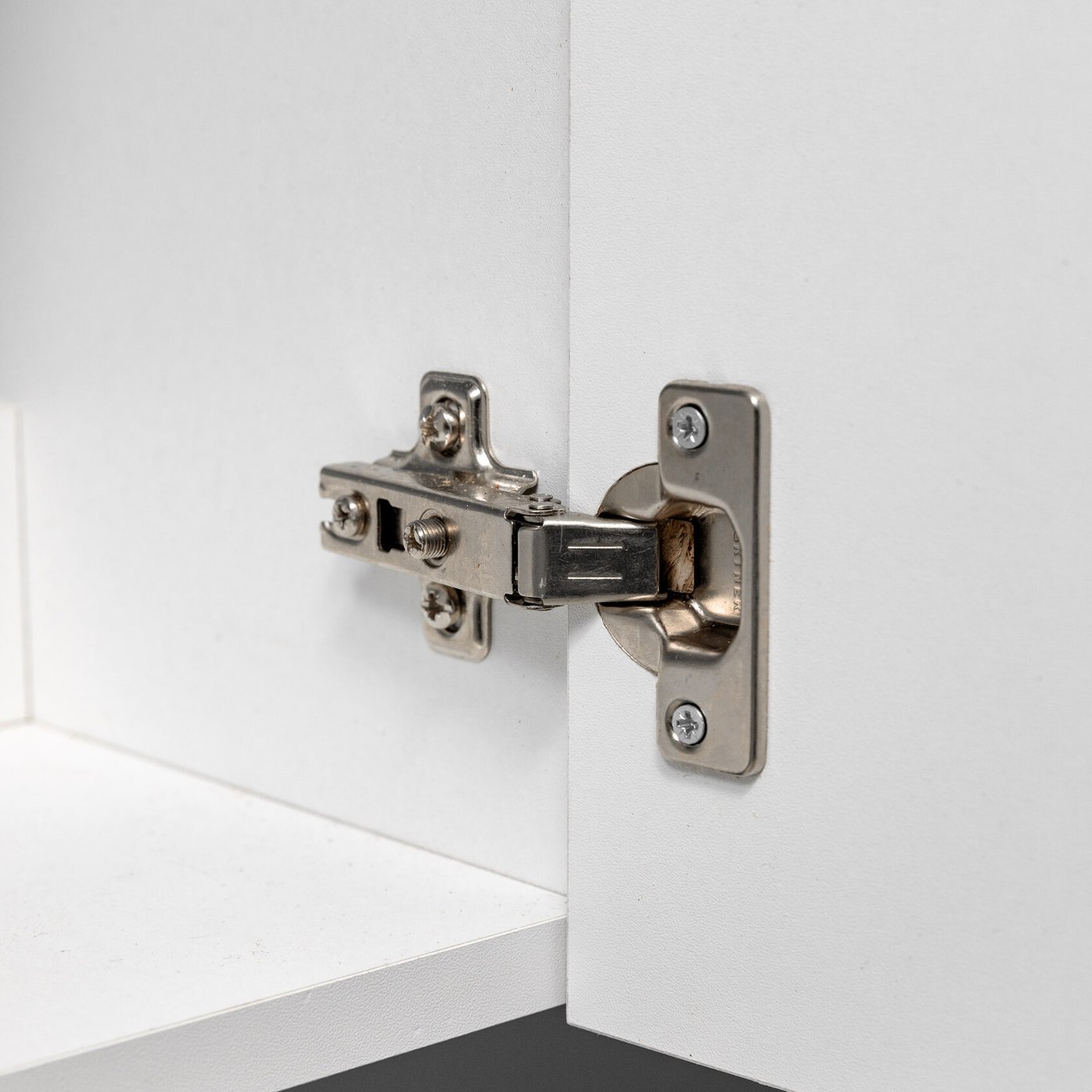 ИЗЕО 40 комплект мебели подвесной (тумба + раковина+смеситель), цвет белый IZ-T40W2-K/S