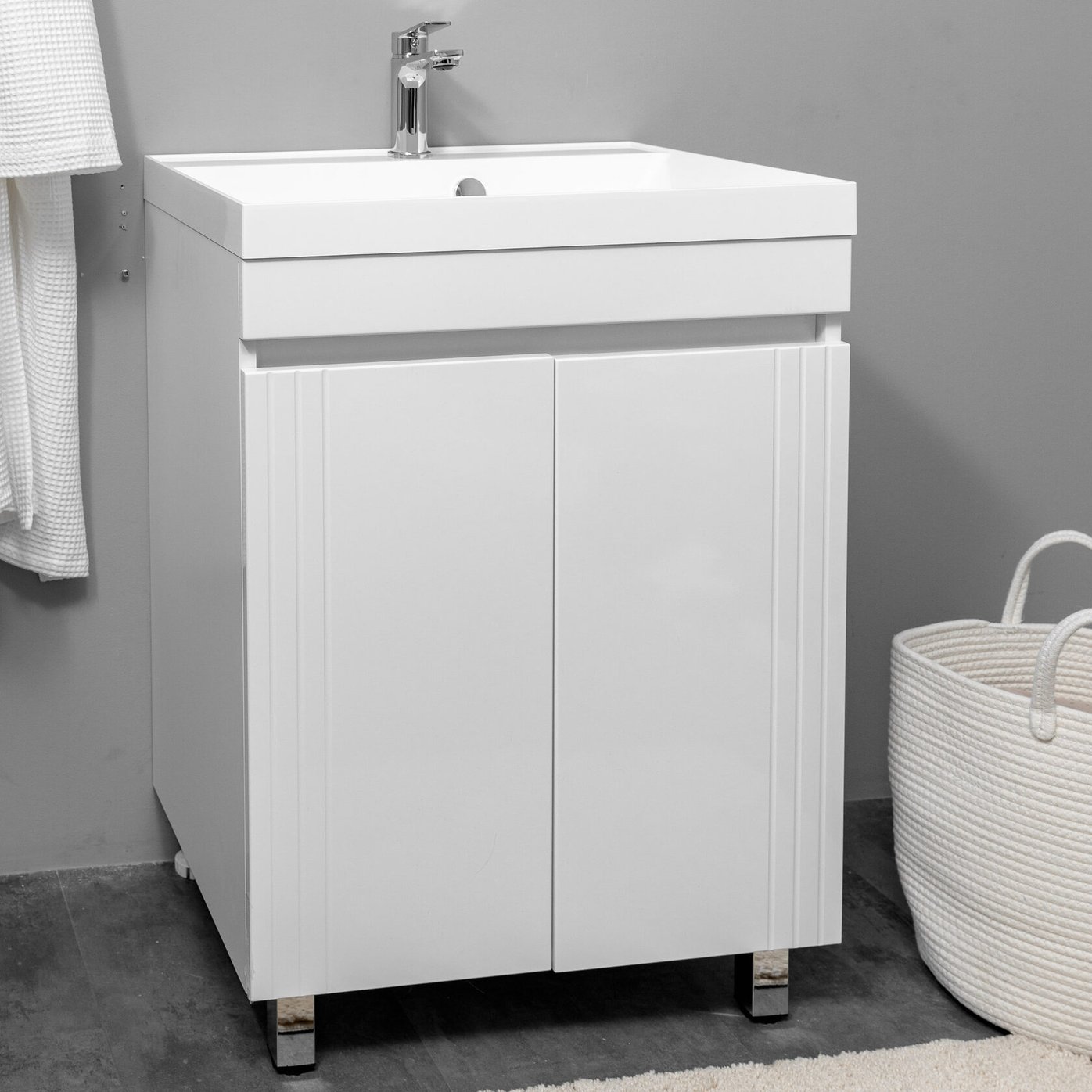 ЛИНГО 60 комплект, напольный с полосками на дверцах, фасад МДФ с фрезеровкой (под Астория), цвет Белый LI-T60-W2