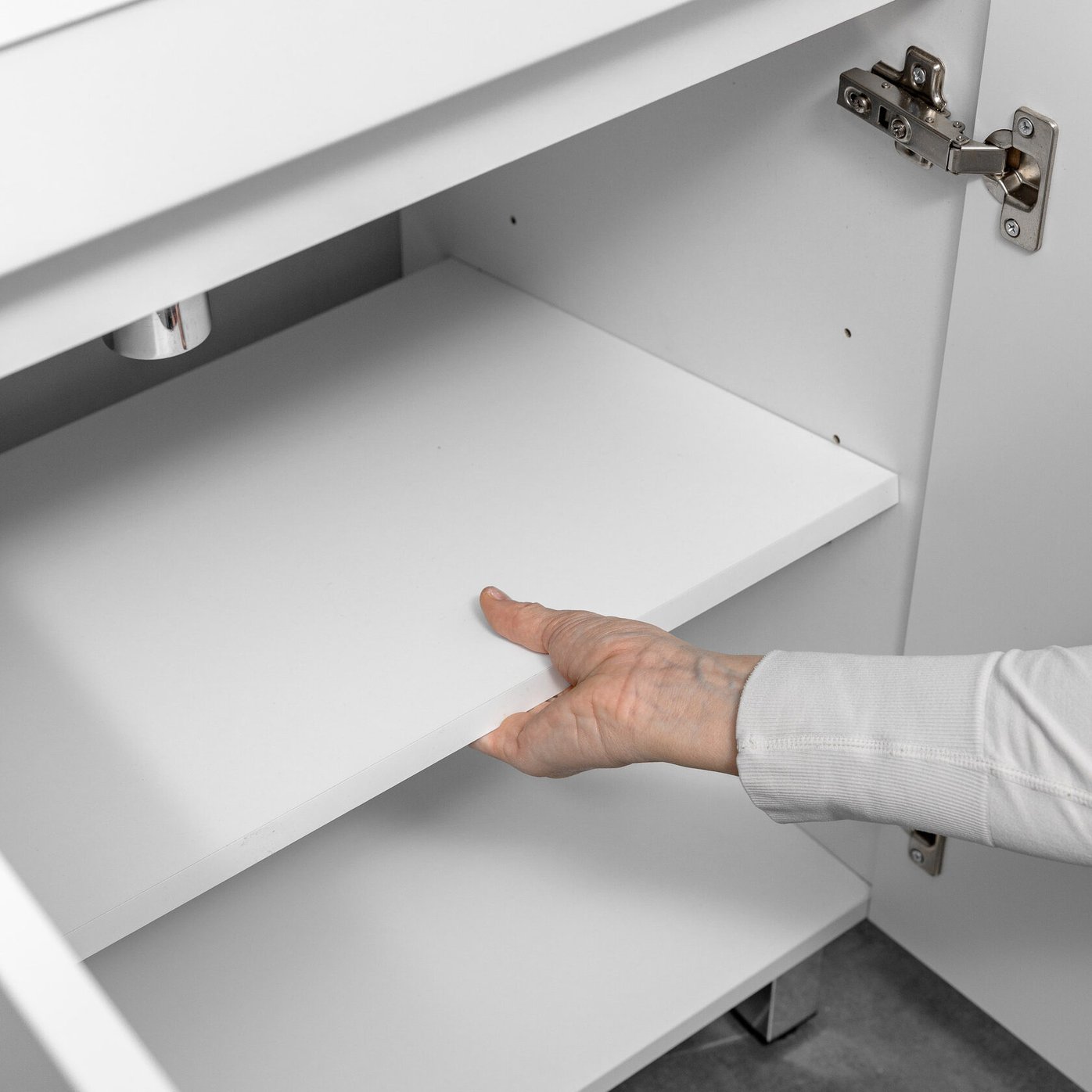 ЛИНГО 60 комплект, напольный с полосками на дверцах, фасад МДФ с фрезеровкой (под Астория), цвет Белый LI-T60-W2