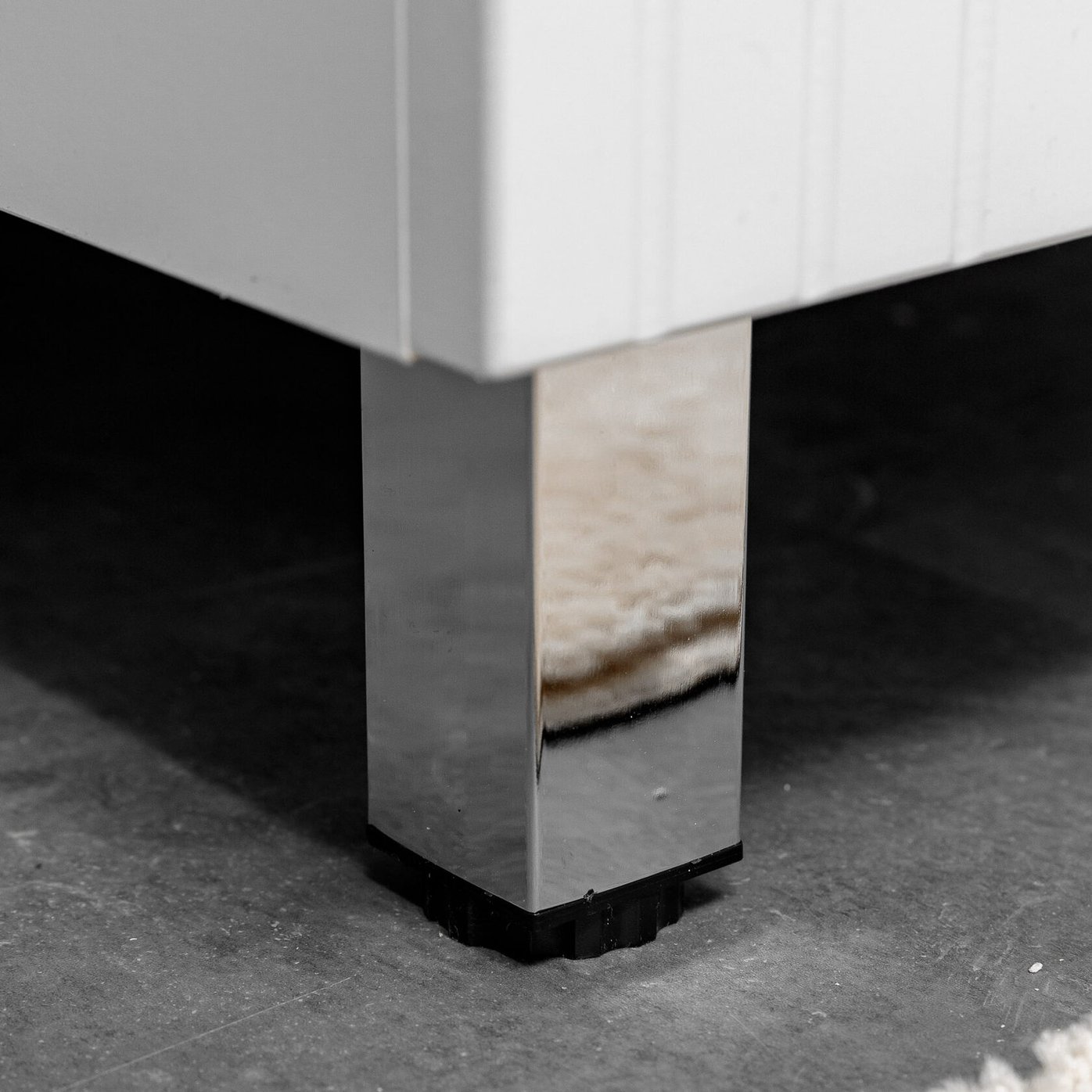 ЛИНГО 60 комплект, напольный с полосками на дверцах, фасад МДФ с фрезеровкой (под Астория), цвет Белый LI-T60-W2