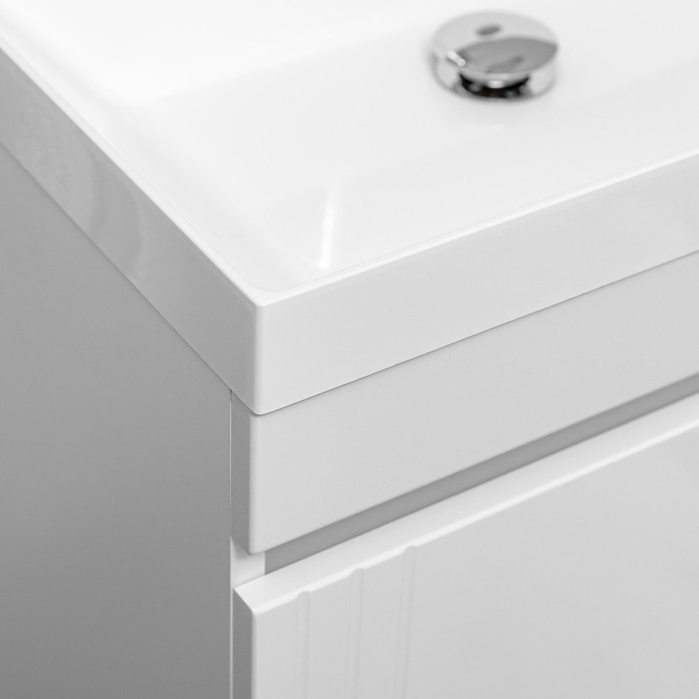 ЛИНГО 60 комплект, напольный с полосками на дверцах, фасад МДФ с фрезеровкой (под Астория), цвет Белый LI-T60-W2