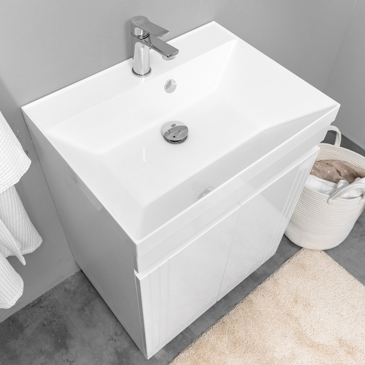 ЛИНГО 60 комплект, напольный с полосками на дверцах, фасад МДФ с фрезеровкой (под Астория), цвет Белый LI-T60-W2