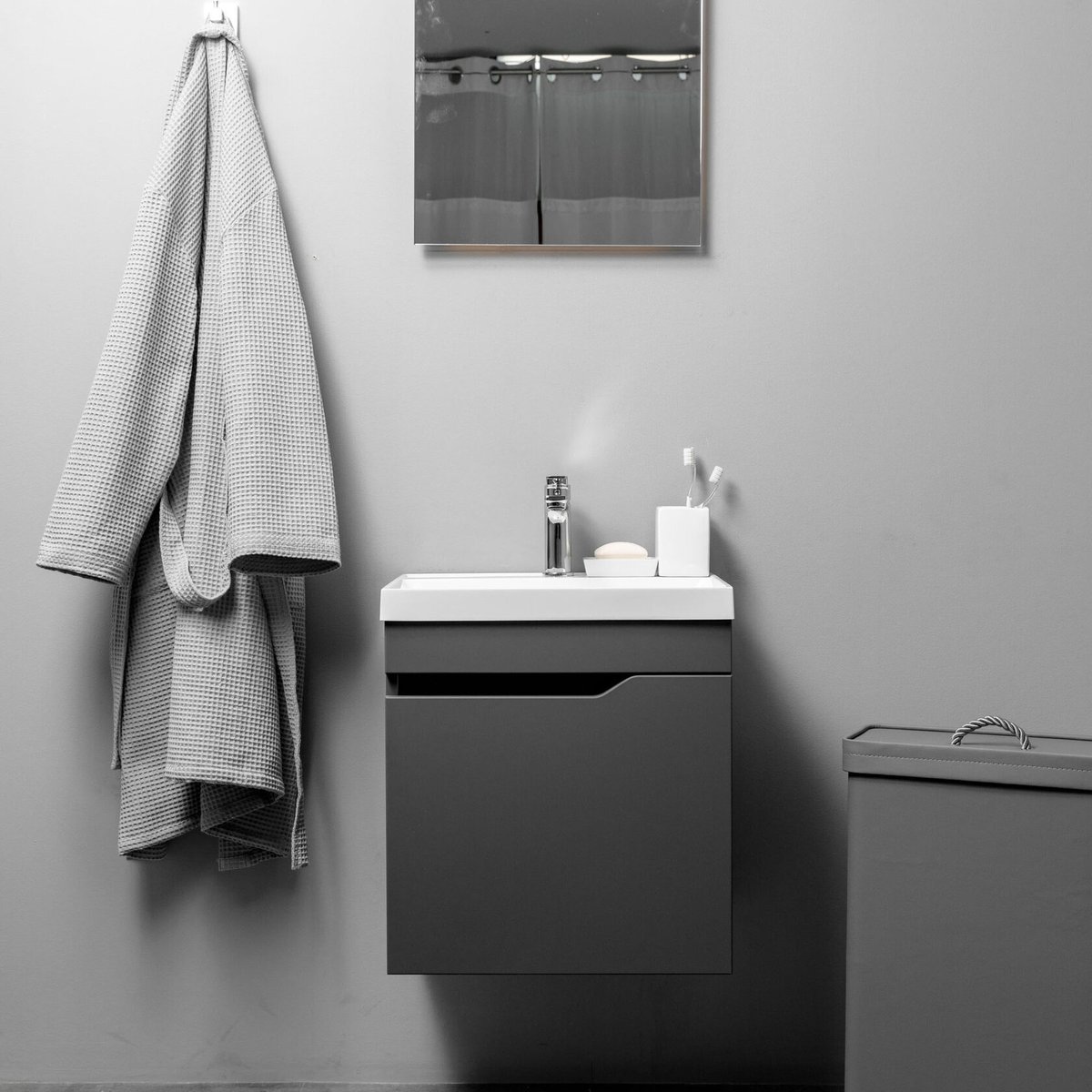 ФОРТУНА 50 Комплект мебели подвесной, дверь с вырезом (под Слим 50/Альтаис 35), цвет Графит FT-S-T50Gr