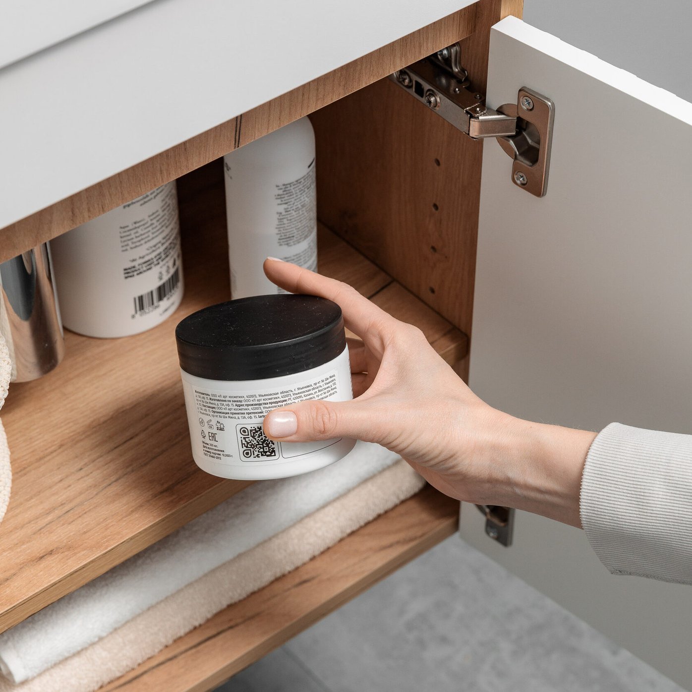 ТЕННО 50 Комплект мебели подвесной с раковиной Слим 50/Альтаис 35, Белый + Дуб крафт золотой