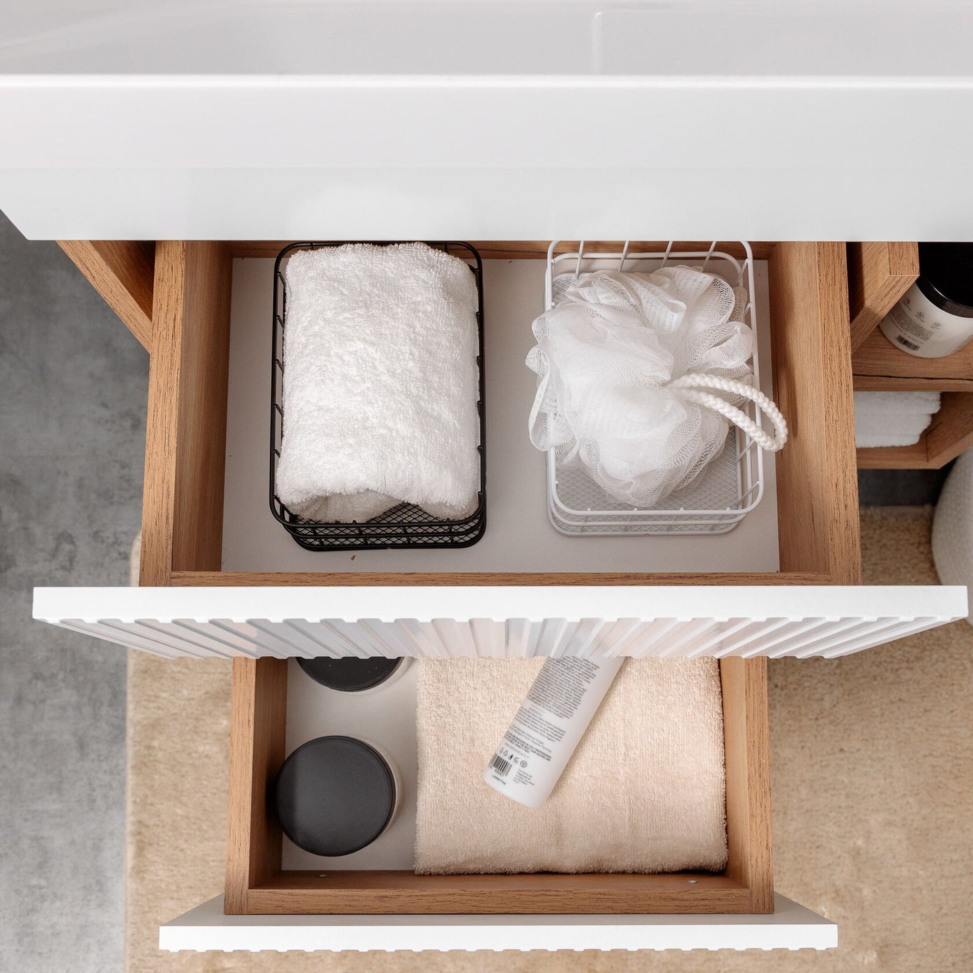 ПУРО 60 комплект, подвесной с 2 ящиками, фасад фрезерованный с нишами (под Астория), цвет Белый/Дуб крафт PU-T60-W/PW