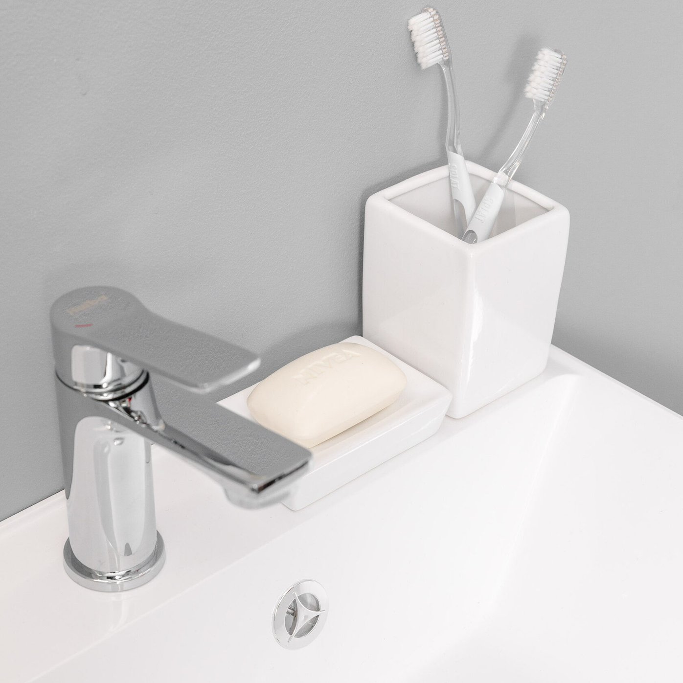 ПУРО 60 комплект, подвесной с 2 ящиками, фасад фрезерованный с нишами (под Астория), цвет Белый/Дуб крафт PU-T60-W/PW