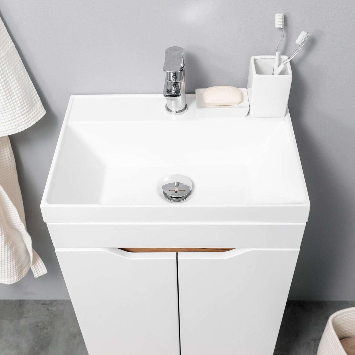 АРОНА 50 Комплект мебели напольный с вырезами на дверцах, фасад МДФ (под Слим 50/Альтаис 35), Белый+Дуб крафт золотой AR-T50-W/PW2