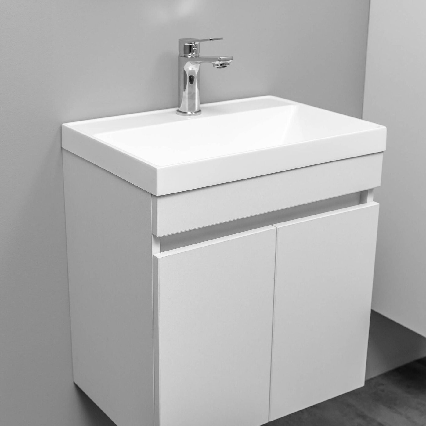 ИЗЕО 50 комплект мебели подвесной c дверцами (под Слим 50/Альтаис 35), цвет Белый IZ-S-T50W2