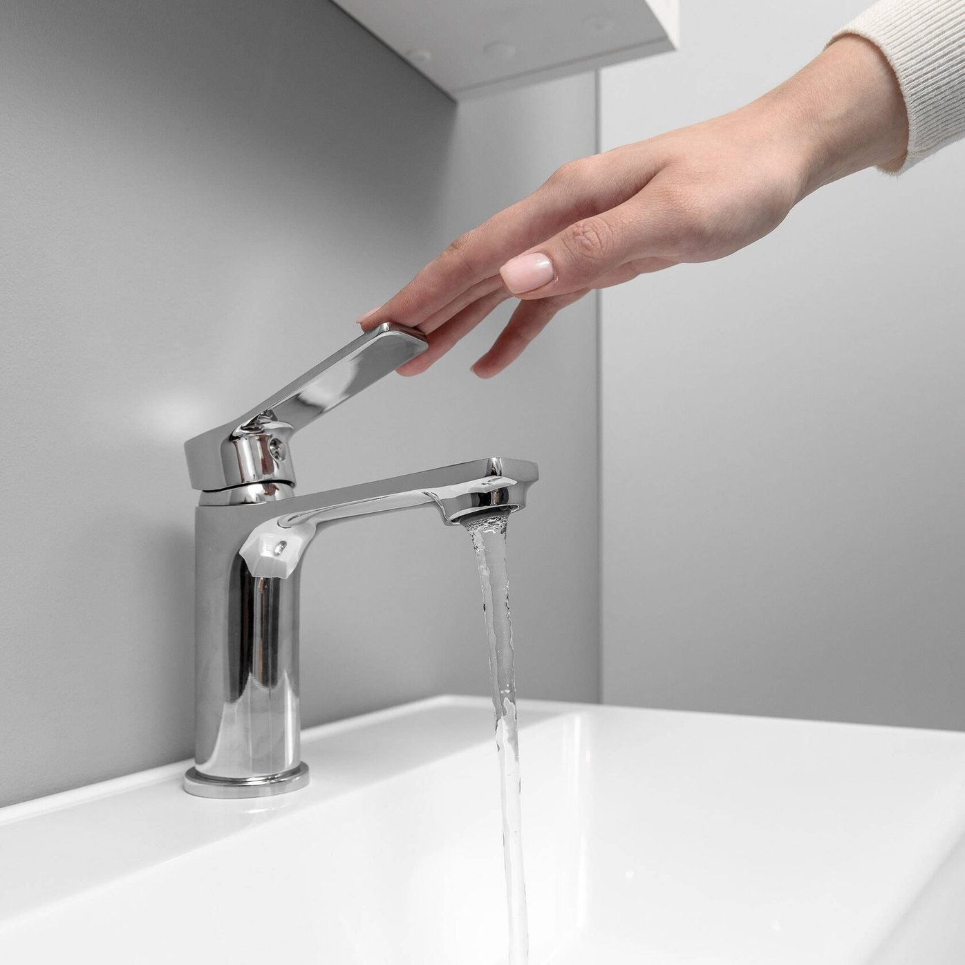 ИЗЕО 50 комплект мебели подвесной c дверцами (под Слим 50/Альтаис 35), цвет Белый IZ-S-T50W2