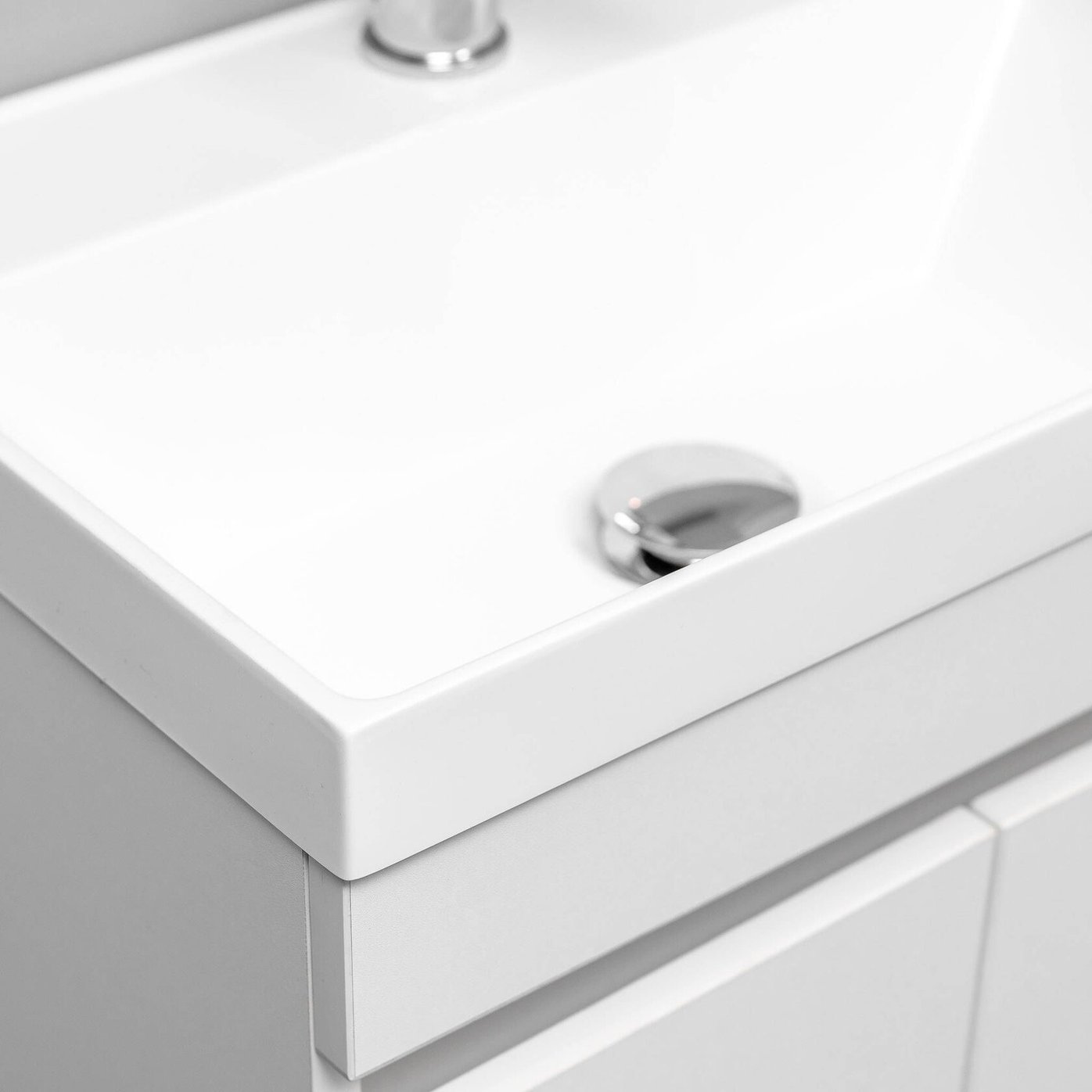 ИЗЕО 50 комплект мебели подвесной c дверцами (под Слим 50/Альтаис 35), цвет Белый IZ-S-T50W2