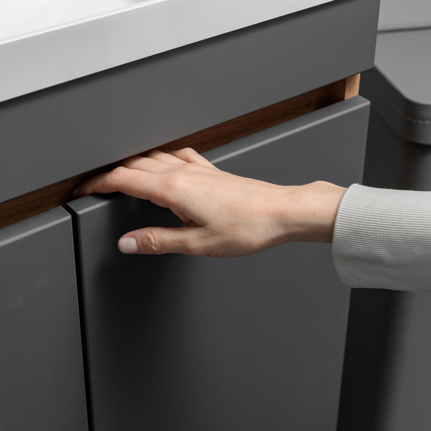 НЕМИ 60 комплект мебели подвесной c дверцами (тумба + умывальник Дакота 60), Дуб крафт + Графит NM-D-T60Gr/PW