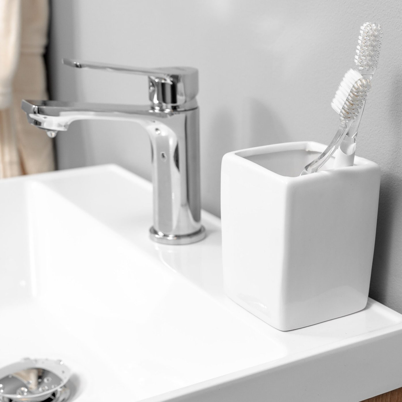 ФОРТУНА 50 Комплект мебели подвесной, дверь с вырезом (под Слим 50/Альтаис 35), цвет Белый+Крафт FT-S-T50W/PW