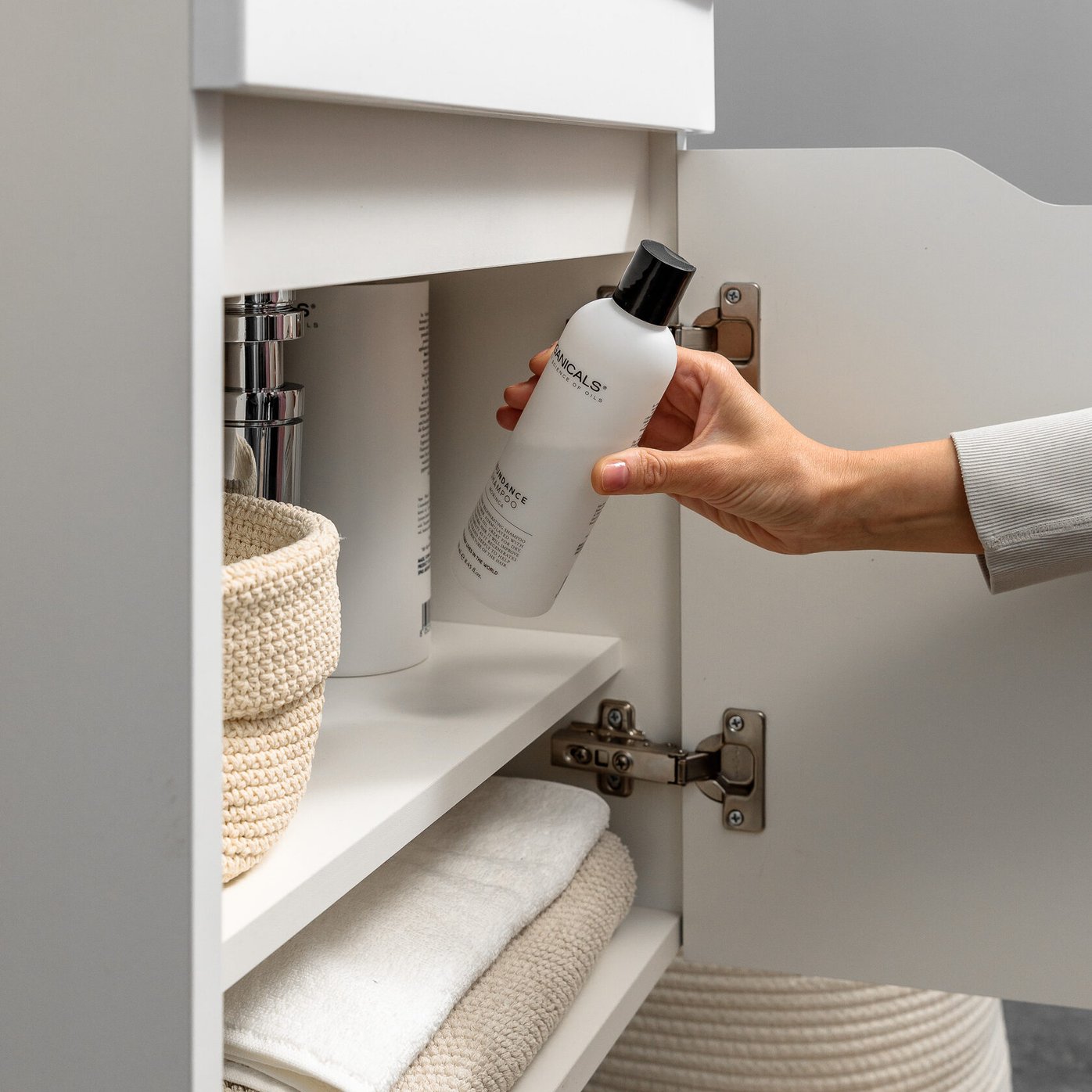 ФОРТУНА 50 Комплект мебели подвесной, дверь с вырезом (под Слим 50/Альтаис 35), цвет Белый FT-S-T50W