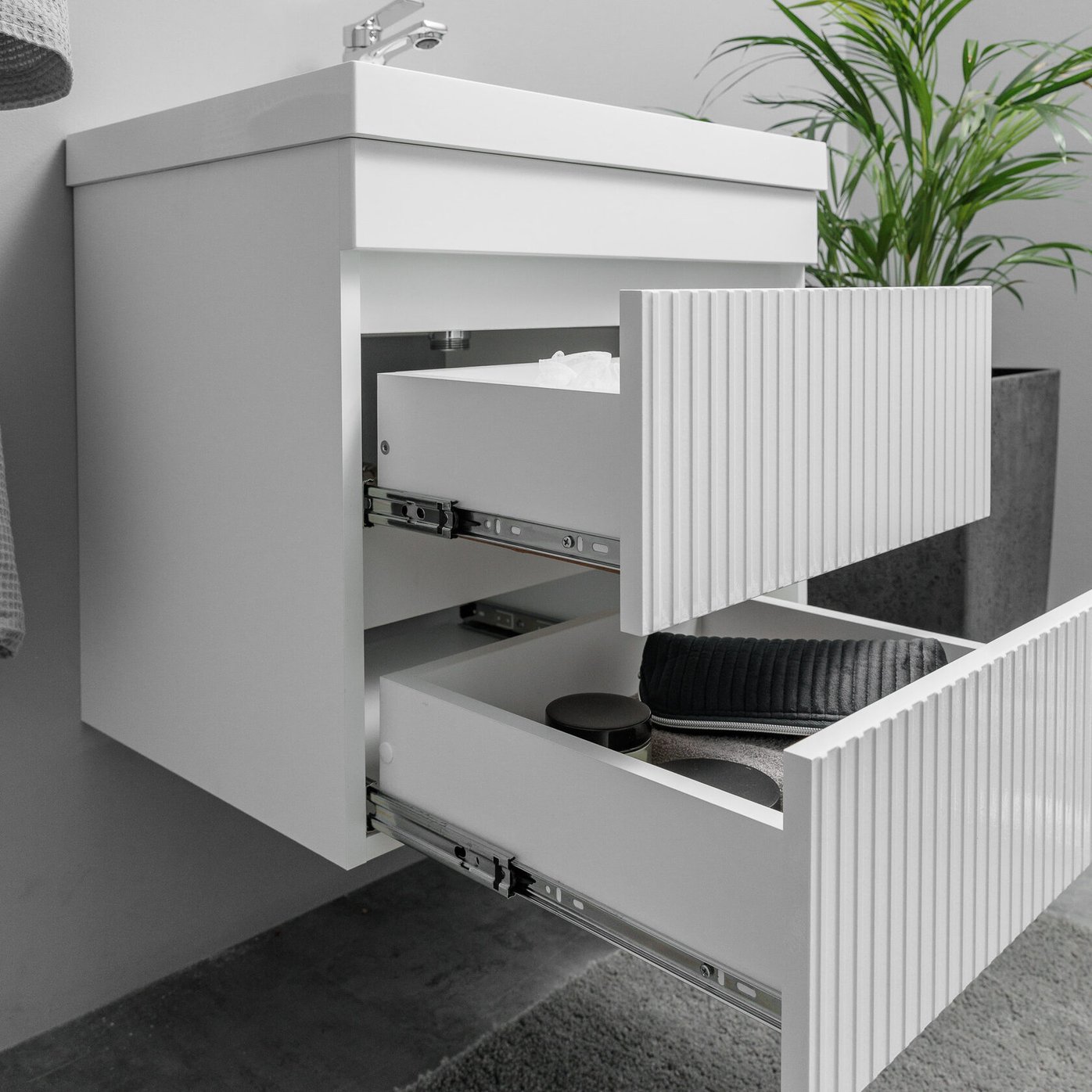 ПУРО 60 комплект, подвесной с 2 ящиками, фасад фрезерованный с нишами (под Астория), цвет Белый PU-T60-W